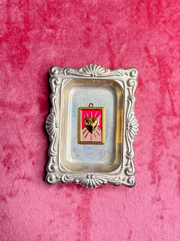 Charm cuore sacro panna e fragola