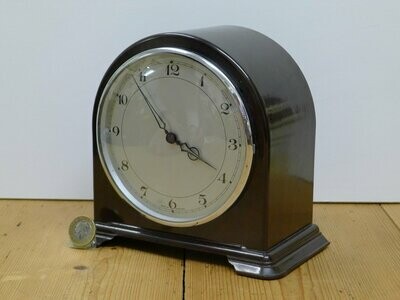 Smiths. Bakelite Mantle Clock, Mechanical