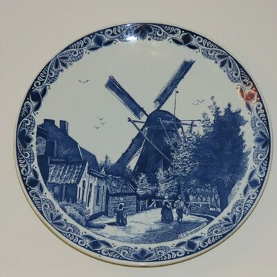 Large Traditional Wall hanging Delft Plate