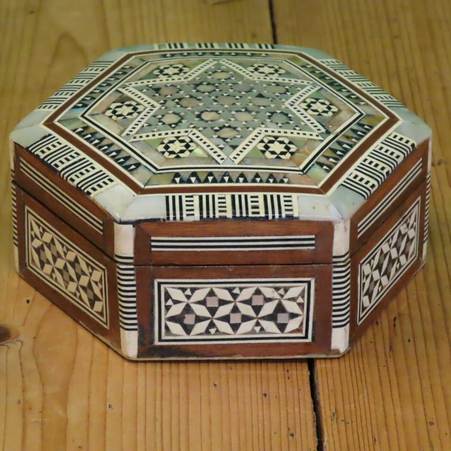 Gorgeous Mother of pearl inlay trinket box SOLD