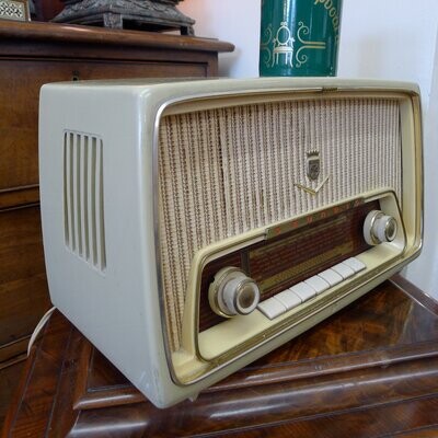 Vintage Valve Grundig Radio