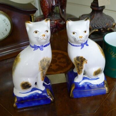 Pair of Staffordshire Mantle Cats ( original)