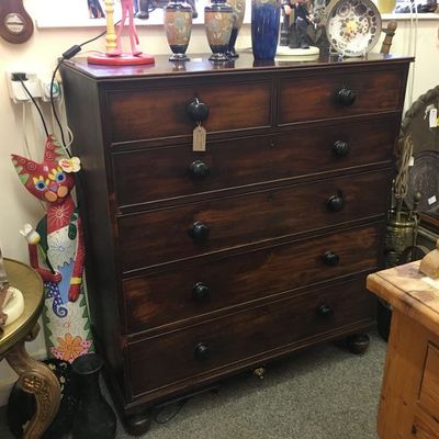 Antique Victorian Mahogany Chest of drawers