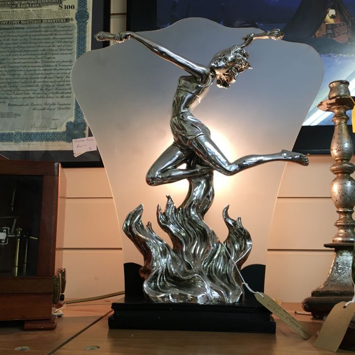 Stunning Art Deco figurine Lamp from the 1930's.