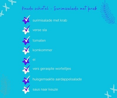 Koude schotel met surimisalade met krab