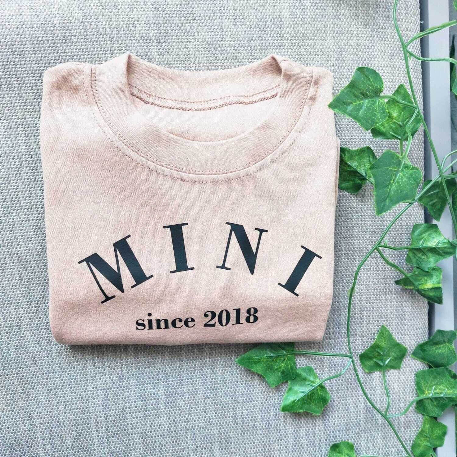 MINI SINCE t shirt in biscuit