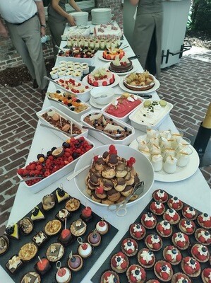 Feestelijk dessertbuffet - vanaf 20 personen Feestelijk dessertbuffet - vanaf 20 personen