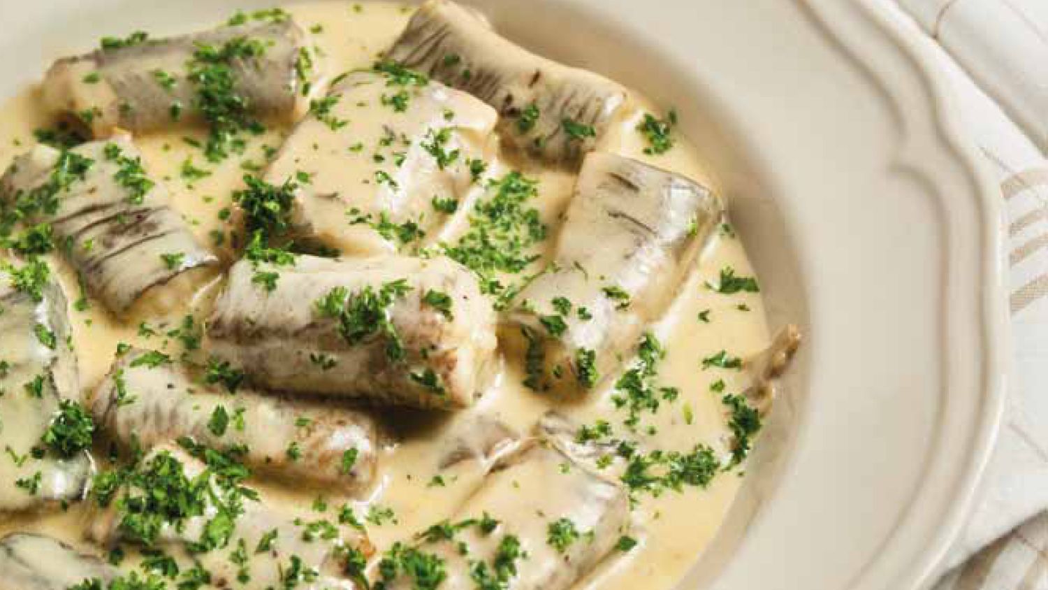 Zondag 15 februari: Paling in roomsaus met tuinkruiden, een slaatje en voorgebakken frietjes