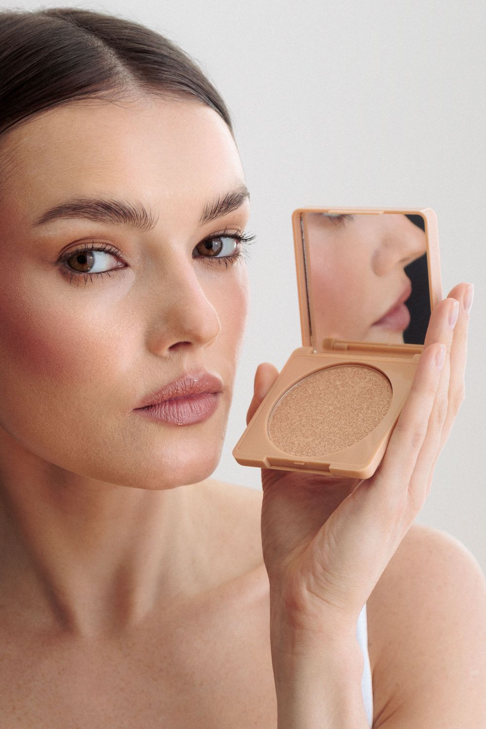 WONDER GLOW HIGHLIGHTER