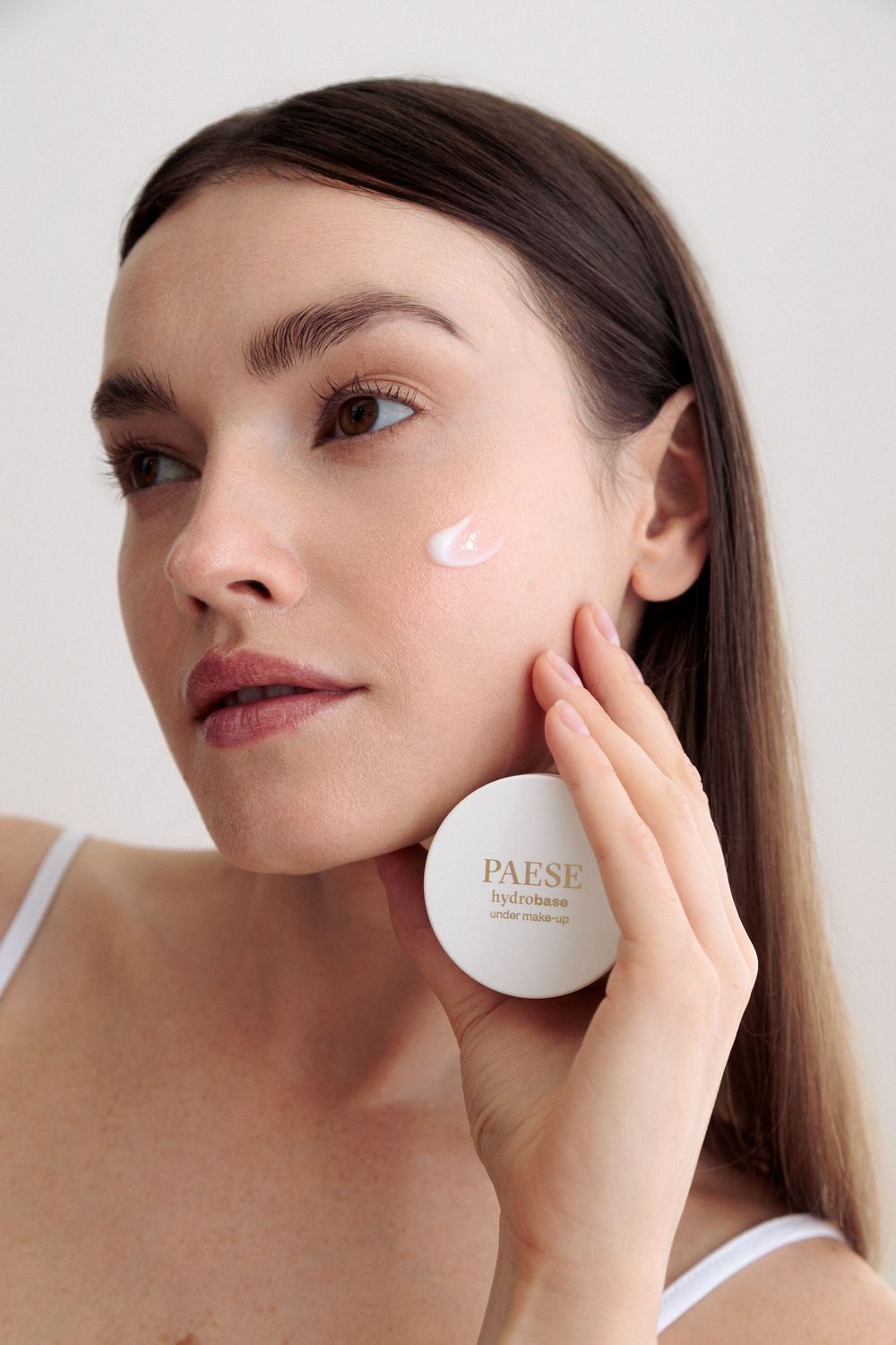 HYDROBASE UNDER MAKE-UP