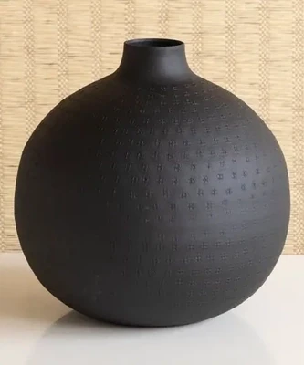 Textured Vase Sm Round Black