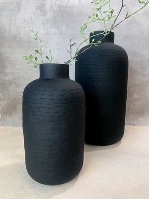 Textured Vase Oblong Sm Black