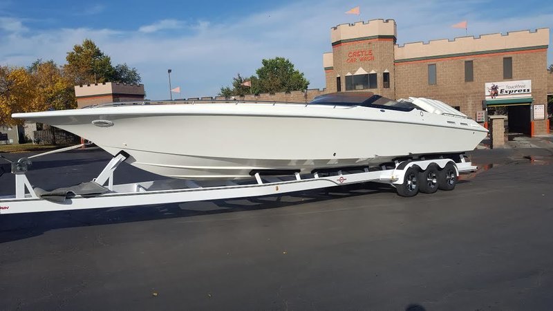 1995 38&#39; Fountain w/ fresh 500HPs, Myco trailer, All White, IMMACULATE