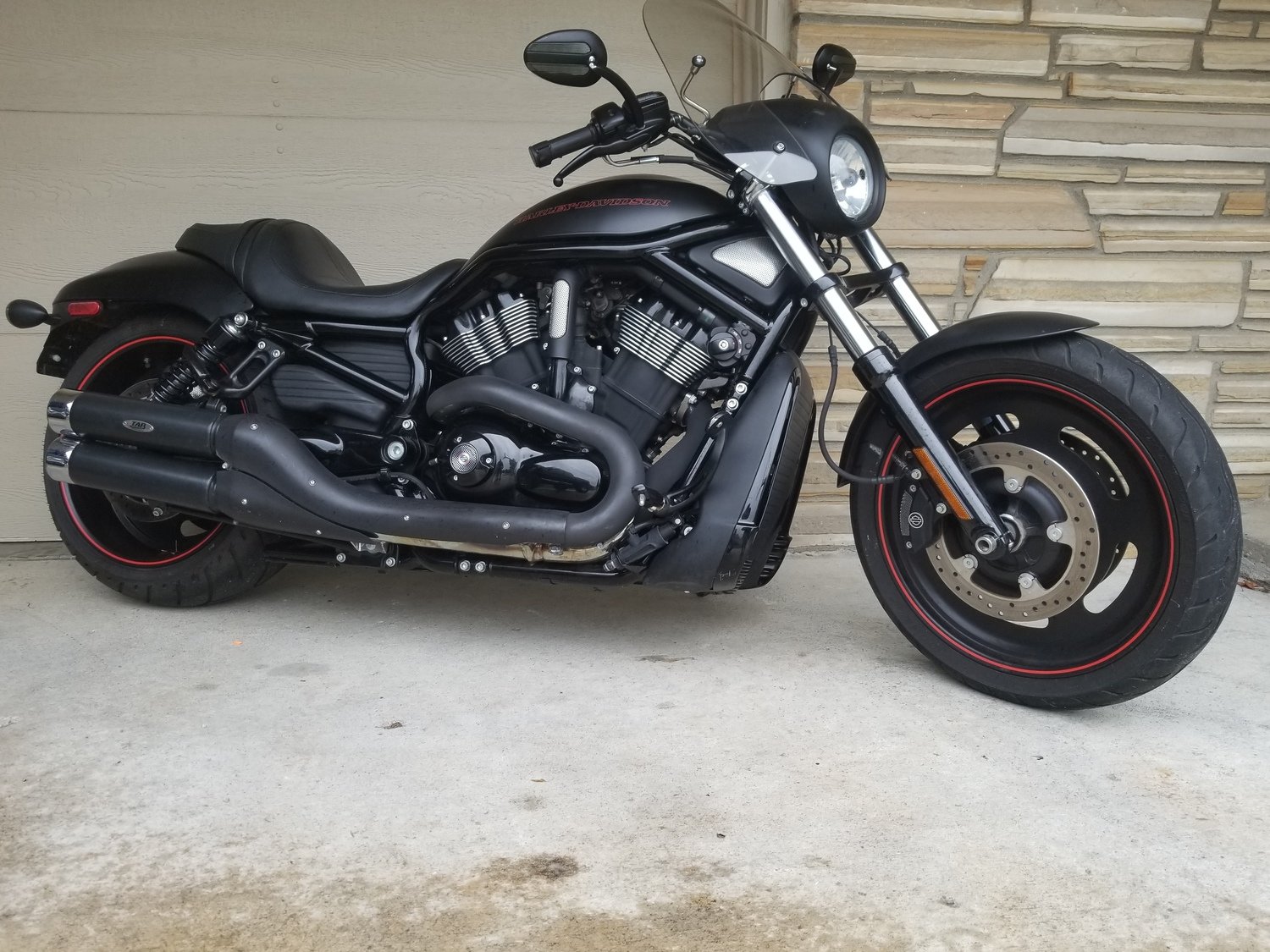 2009 Harley Mad Max V-Rod---2,200 miles--Rear Wide Tire--