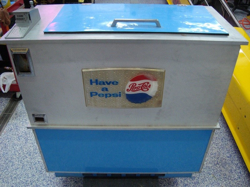 Antique Pepsi cooler ( still works)