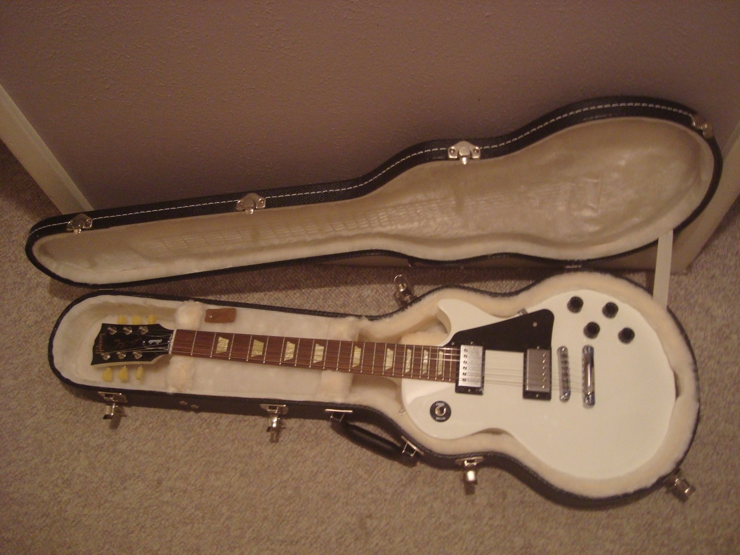2013 Gibson Les Paul (All White)