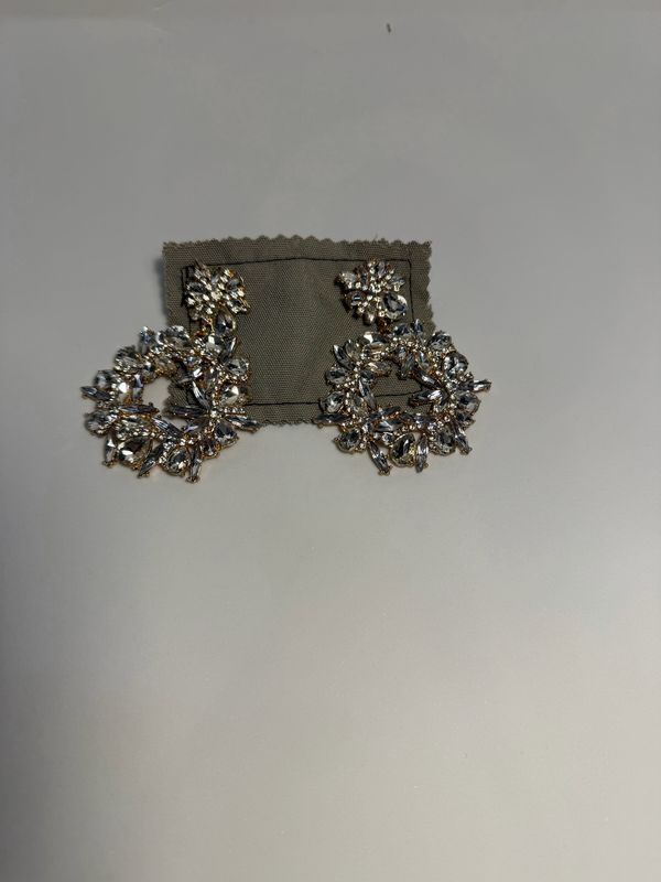 Brincos compridos com cristais 