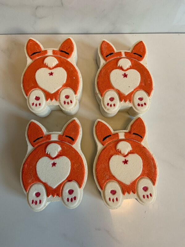 CORGI BUTT FOAMING BATH BOMB