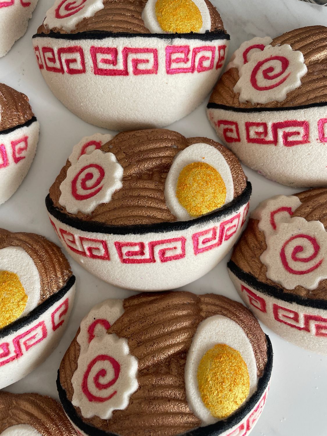 RAMEN FOAMING BATH BOMB