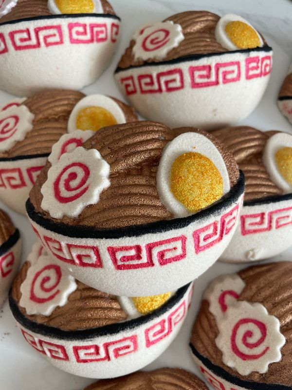 RAMEN FOAMING BATH BOMB