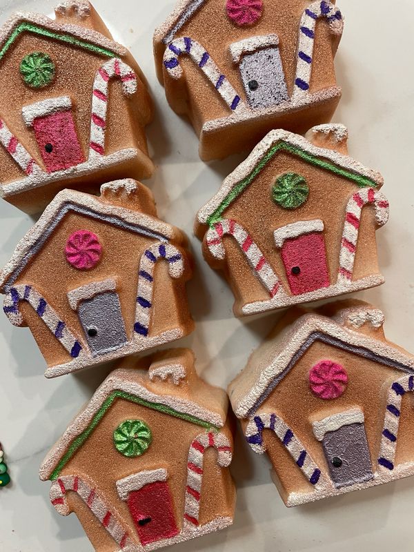 Gingerbread House Foaming Bath Bomb
