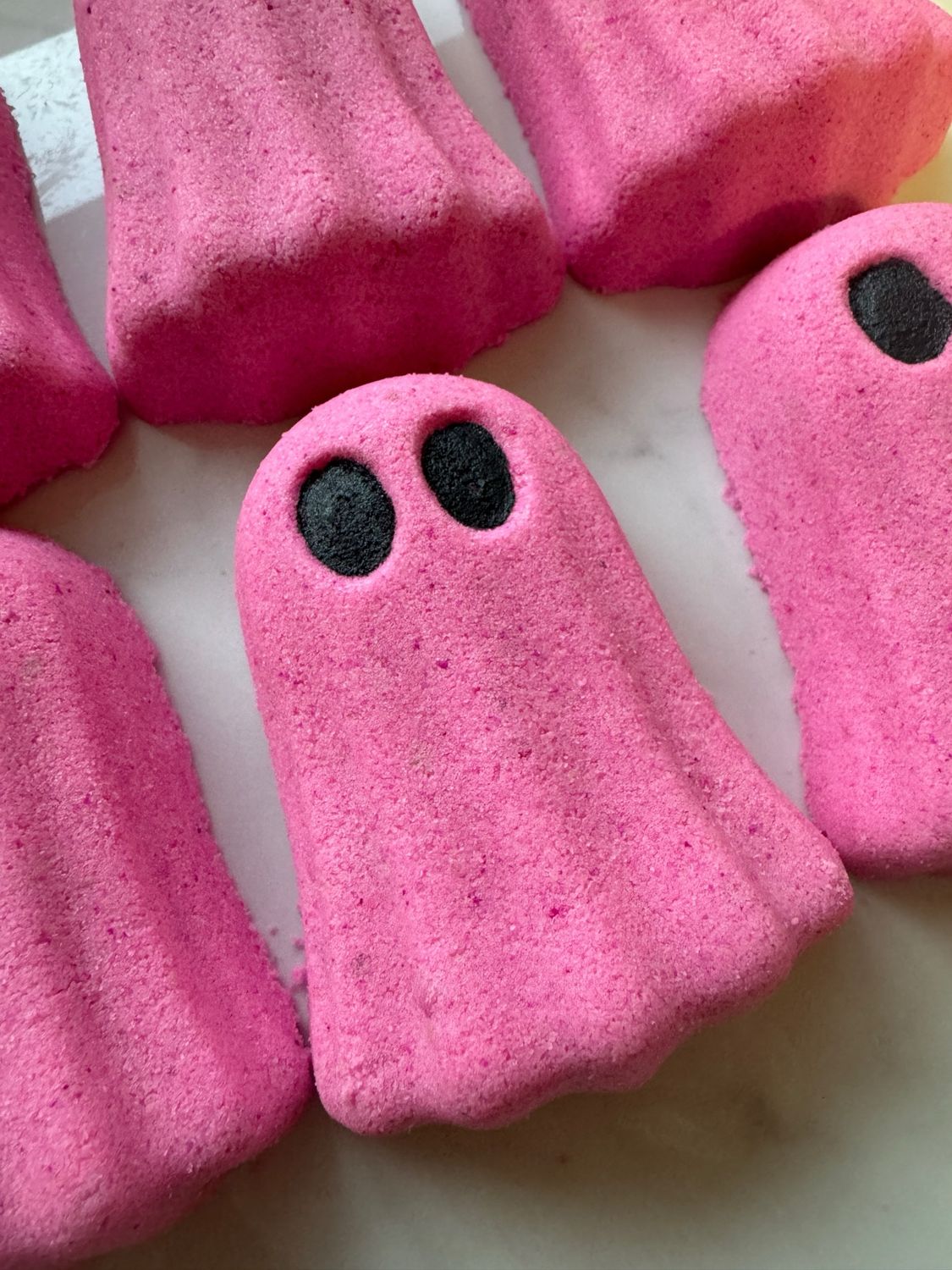 Hot Pink Ghost Foaming Bath Bomb