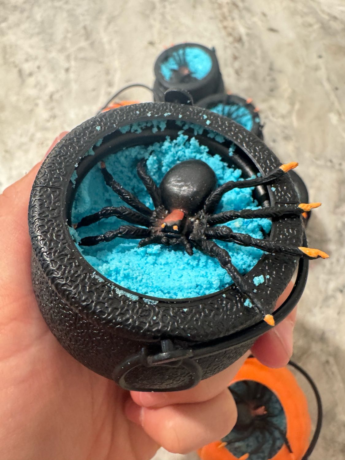 CAULDRON FOAMING BATH BOMB