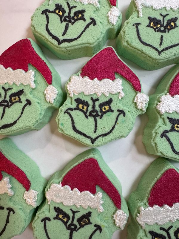 THE GRINCH FOAMING BATH BOMB