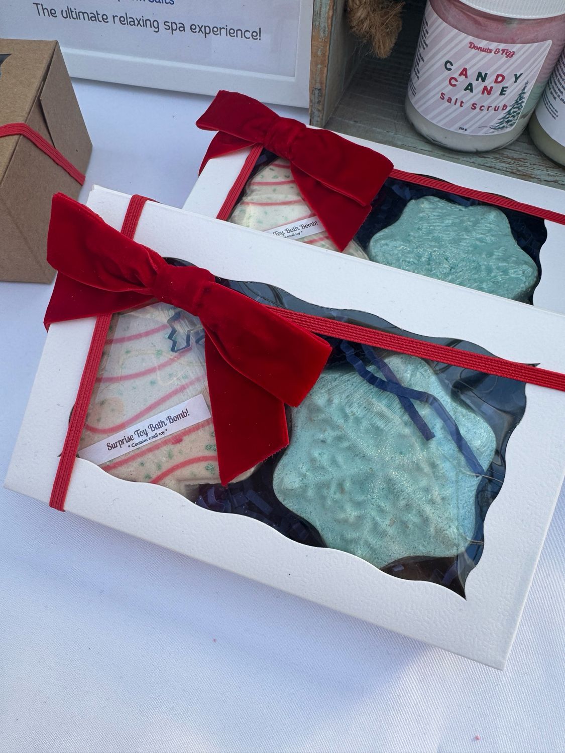 Holiday Bath Bomb Gift Pack – Snowflake &amp; Christmas Tree Cake