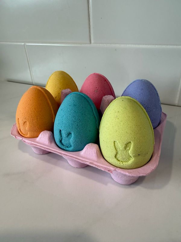 EASTER EGG SURPRISE TOY FOAMING BATH BOMBS
