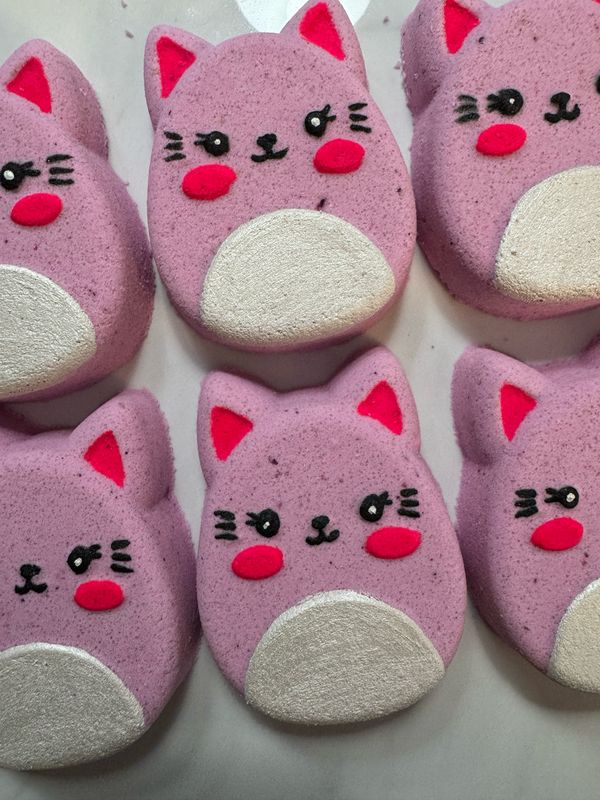 Squishmallow Cat Bathbomb