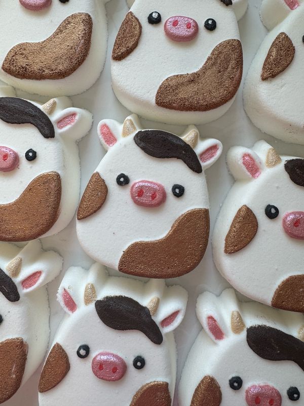 COW BATH BOMB WITH SURPRISE TOY INSIDE