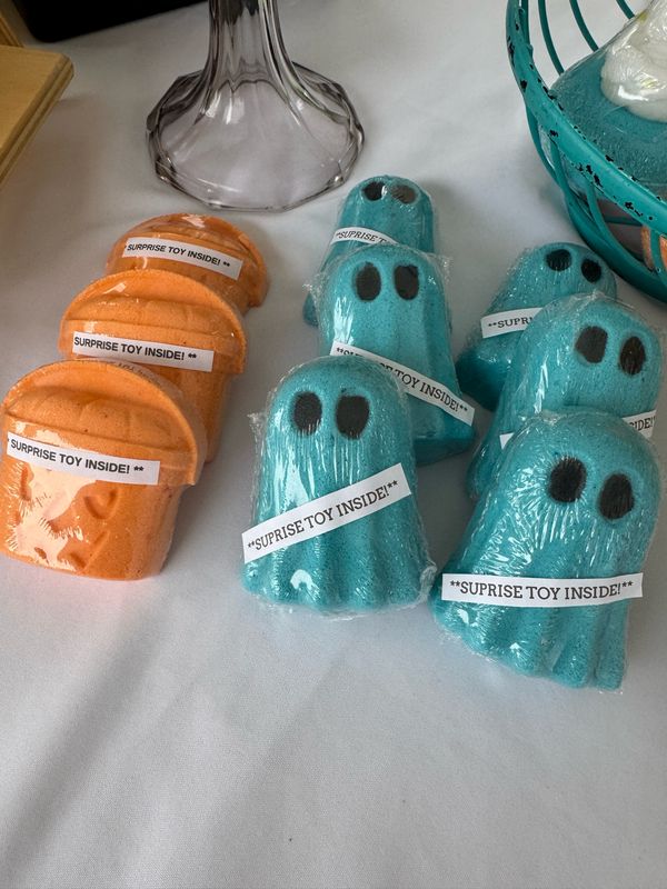Blue Ghosts With Surprise Toys