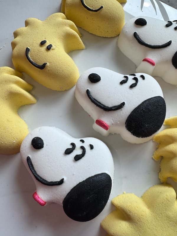 SNOOPY FOAMING BATH BOMB