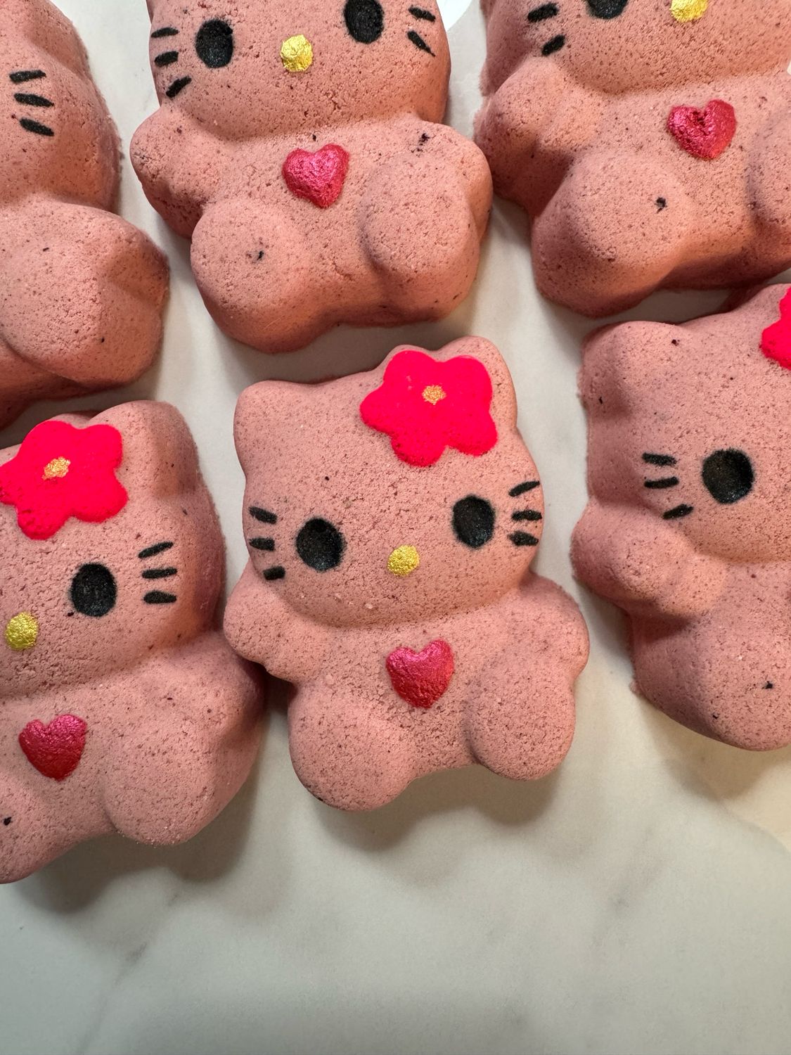 Valentines HELLO KITTY BATH BOMB (Naturally Coloured with beetroot powder)