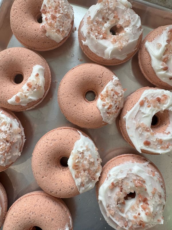 Pink Clay &amp; Cocoa Butter Donut Bath Bomb Soak