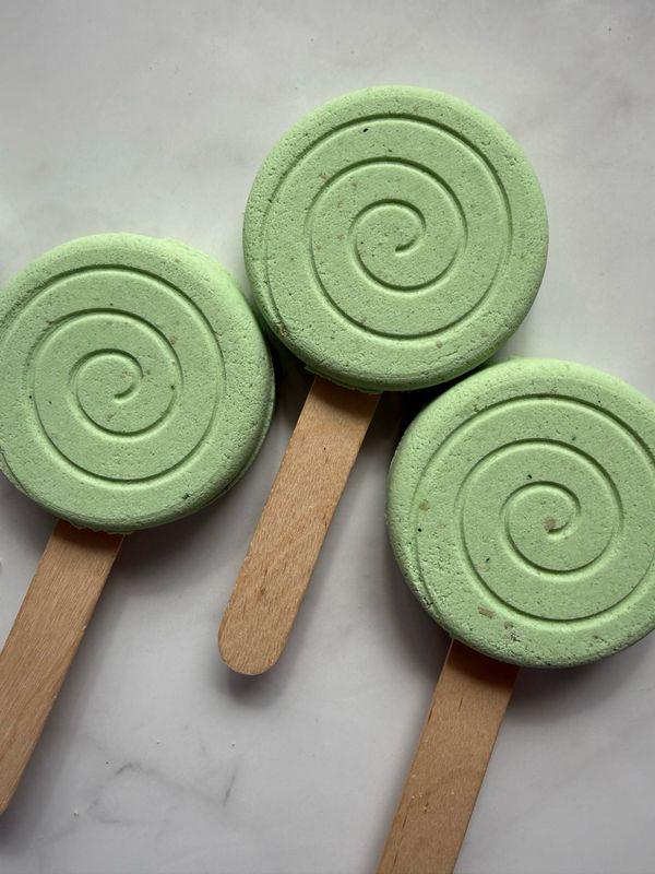 Lollipop FOAMING BATH BOMB