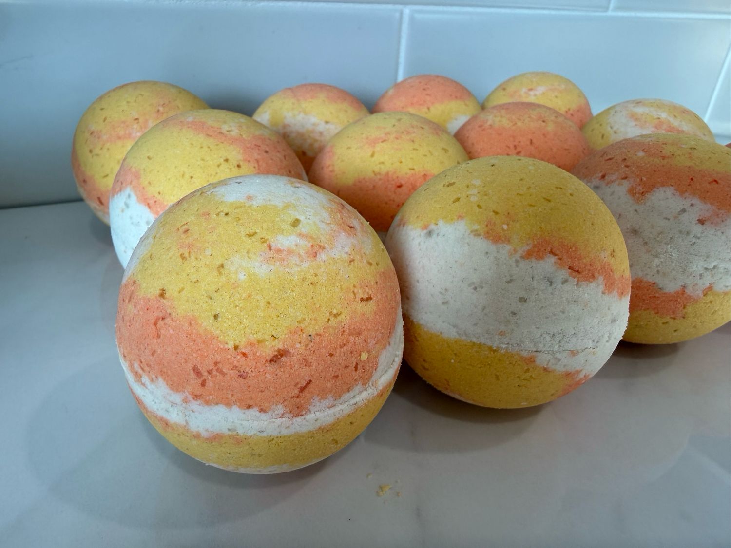 Citrus Blend &amp; Coconut Milk Foaming Bath Bomb