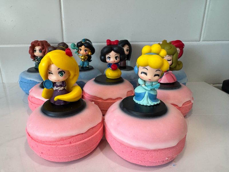 Donut Bath Bomb With Toy Topper!