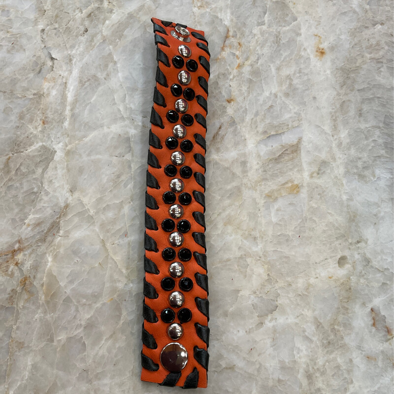 Kurtmen Beaded Plain Cuffs 