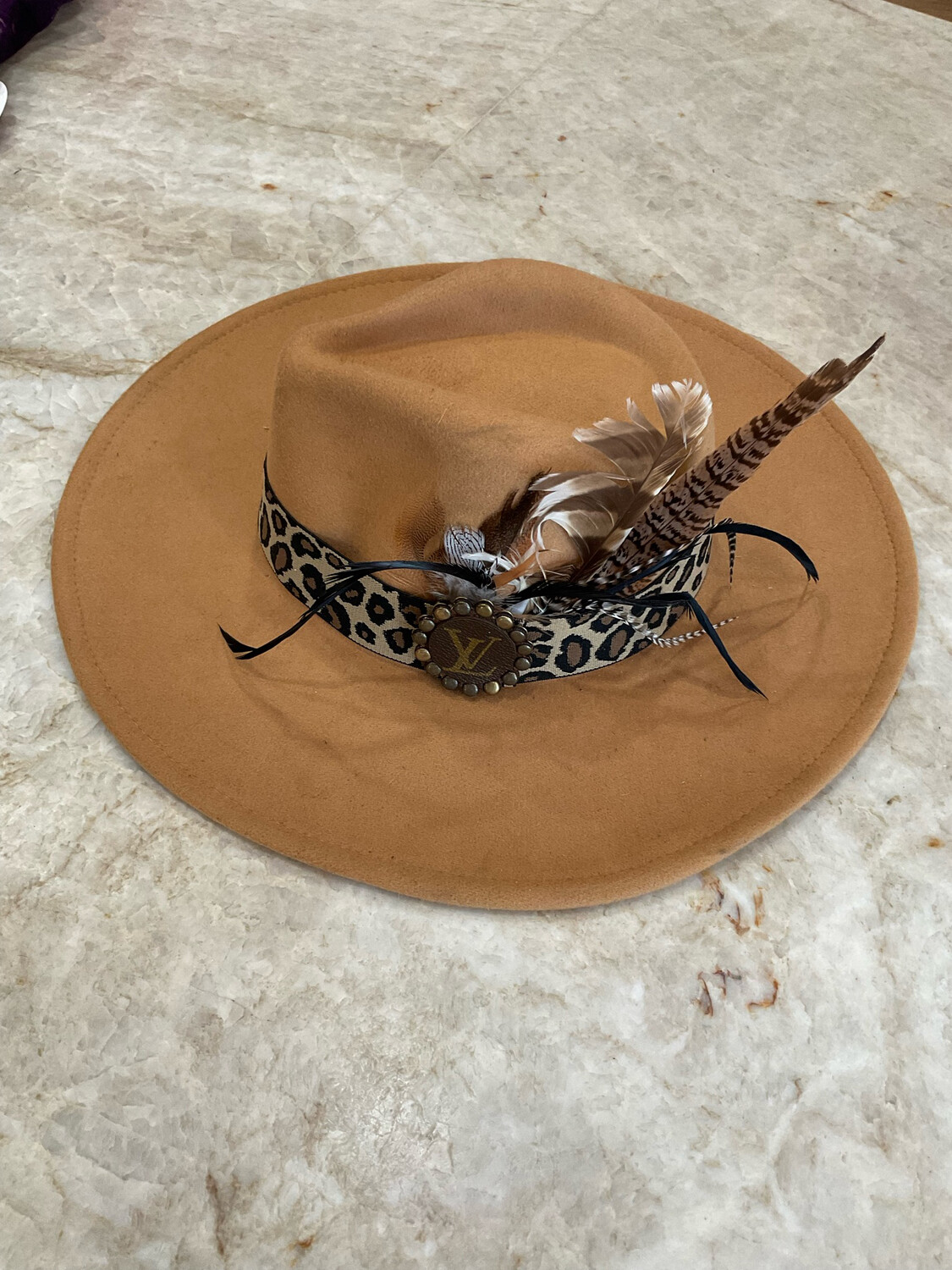 Keep It Gypsy Tan Fedora Hat Leopard Hatband & XL Emblem W/Feathers