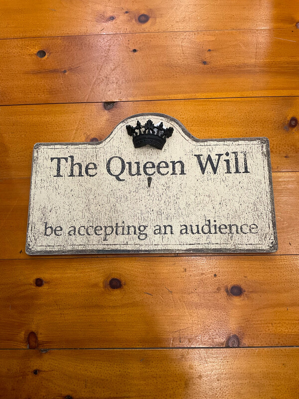 Peacock Park ET3961 Queen Sign 