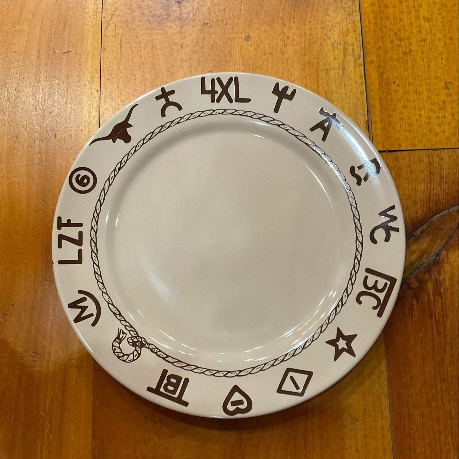 West Creations 500 10-1/2&quot; Dinner Plate Branded 1/Set 4PC