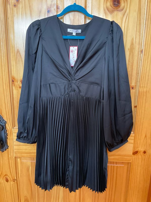 Joy Joy 69H7502 Front Twist Pleat Dress-Black