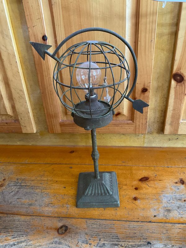 Peacock Park HR1851 Globe Cage Green LED 