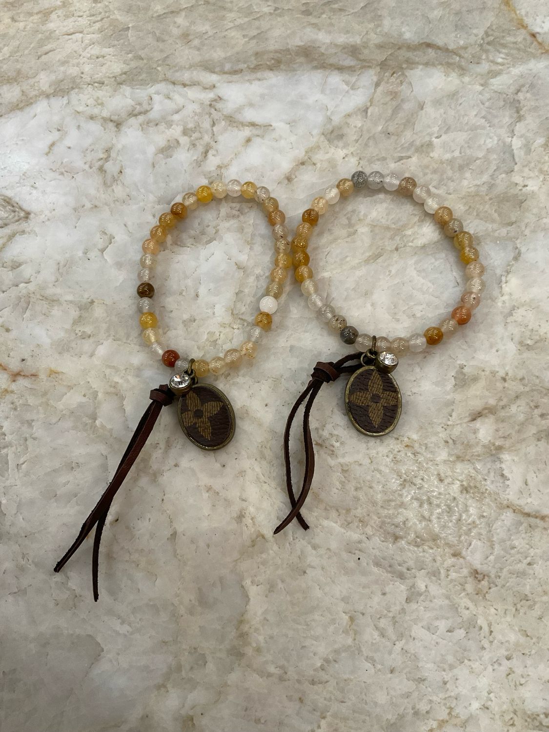 SL Stretch Bracelet BEADS W/LV Charm CO-18