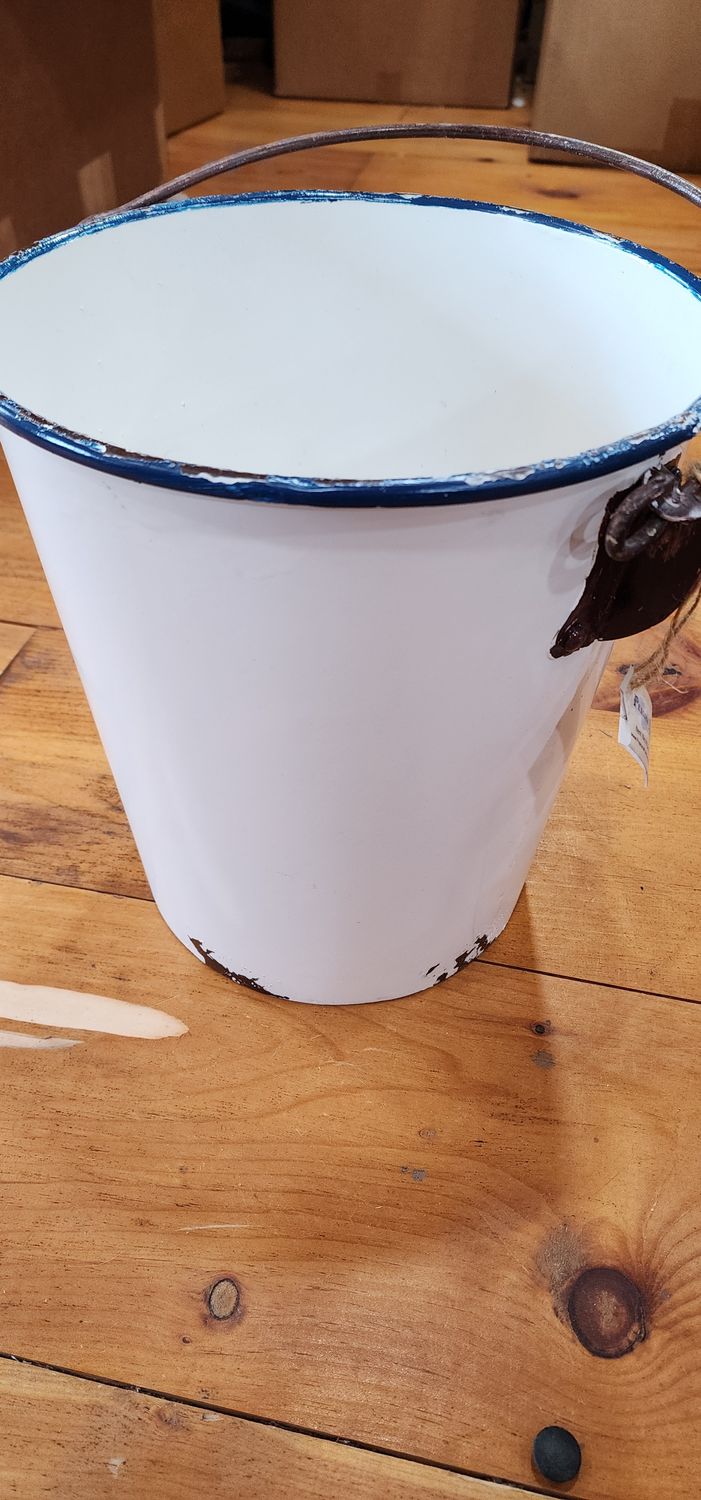 Peacock Park KG2121 White Enamel Bucke