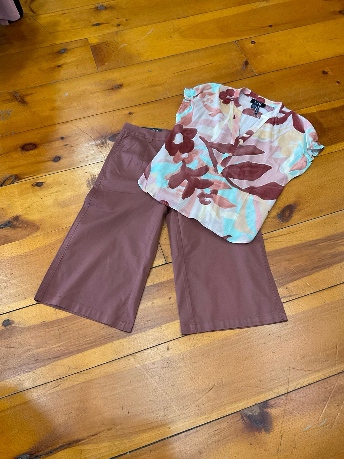 FDJ 2606924 Olivia Pleated Wide Capri-Bronze