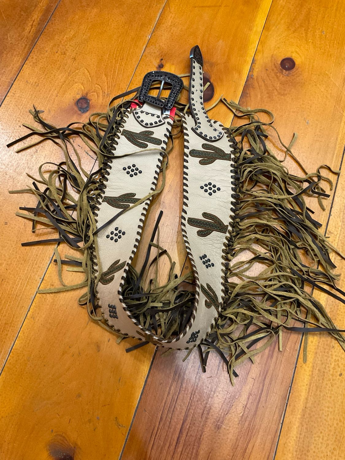Kurtmen B-067 Natural Pebble Vintage Belt W/Fringe