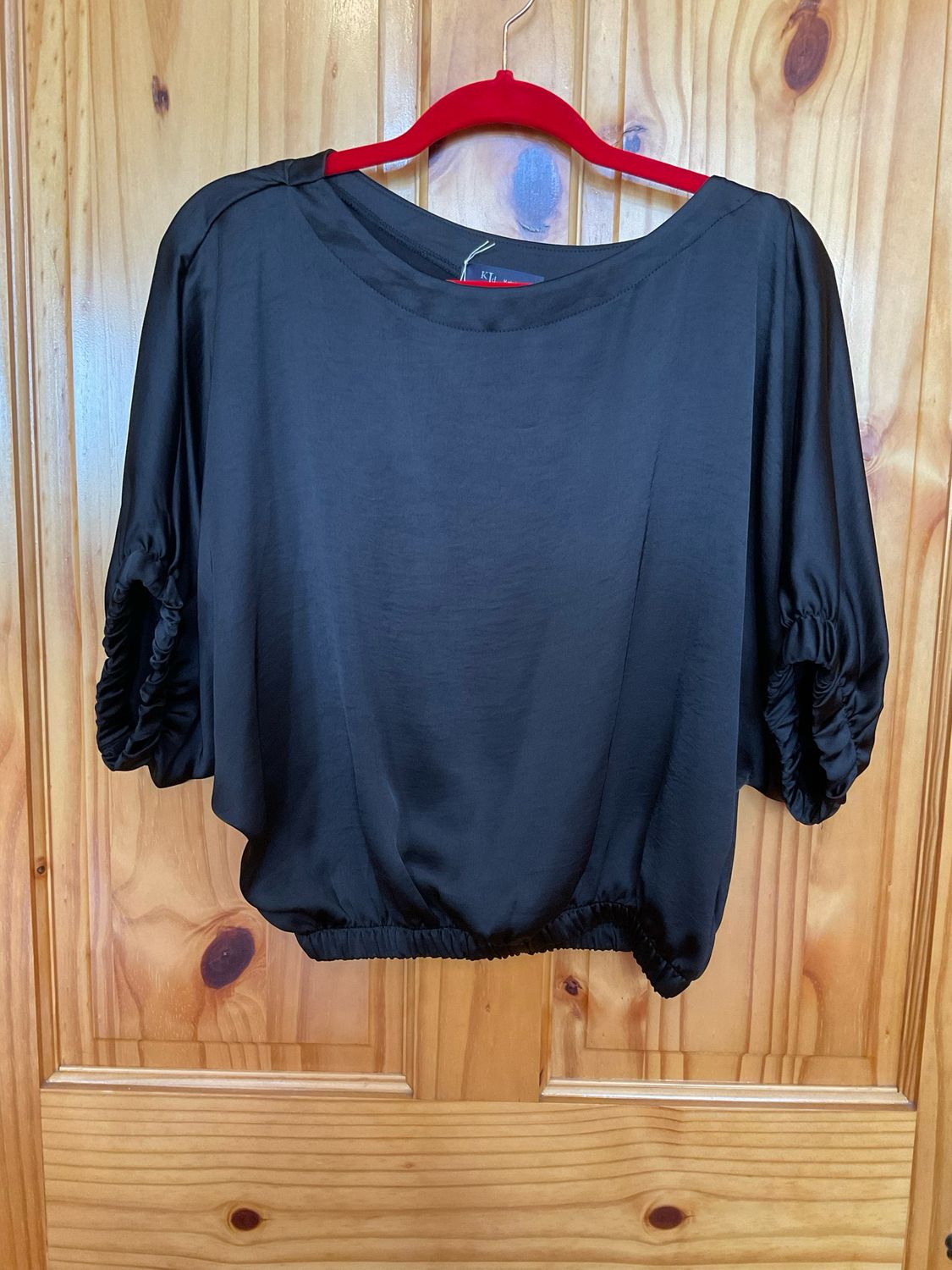 KLd. Signature 45181 Sateen Top-Black